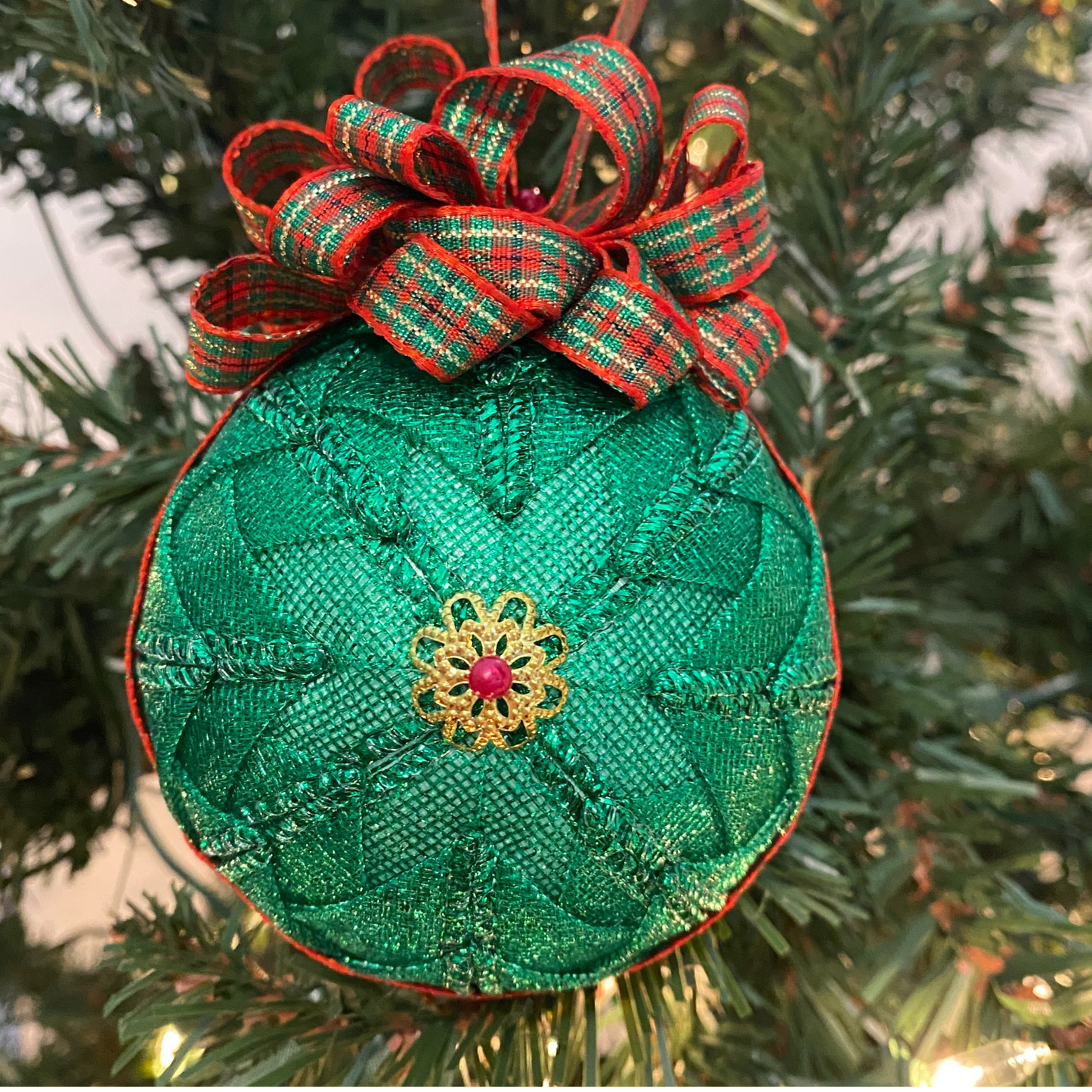 Green Ribbon Basic Star Ornament with Plaid Bow