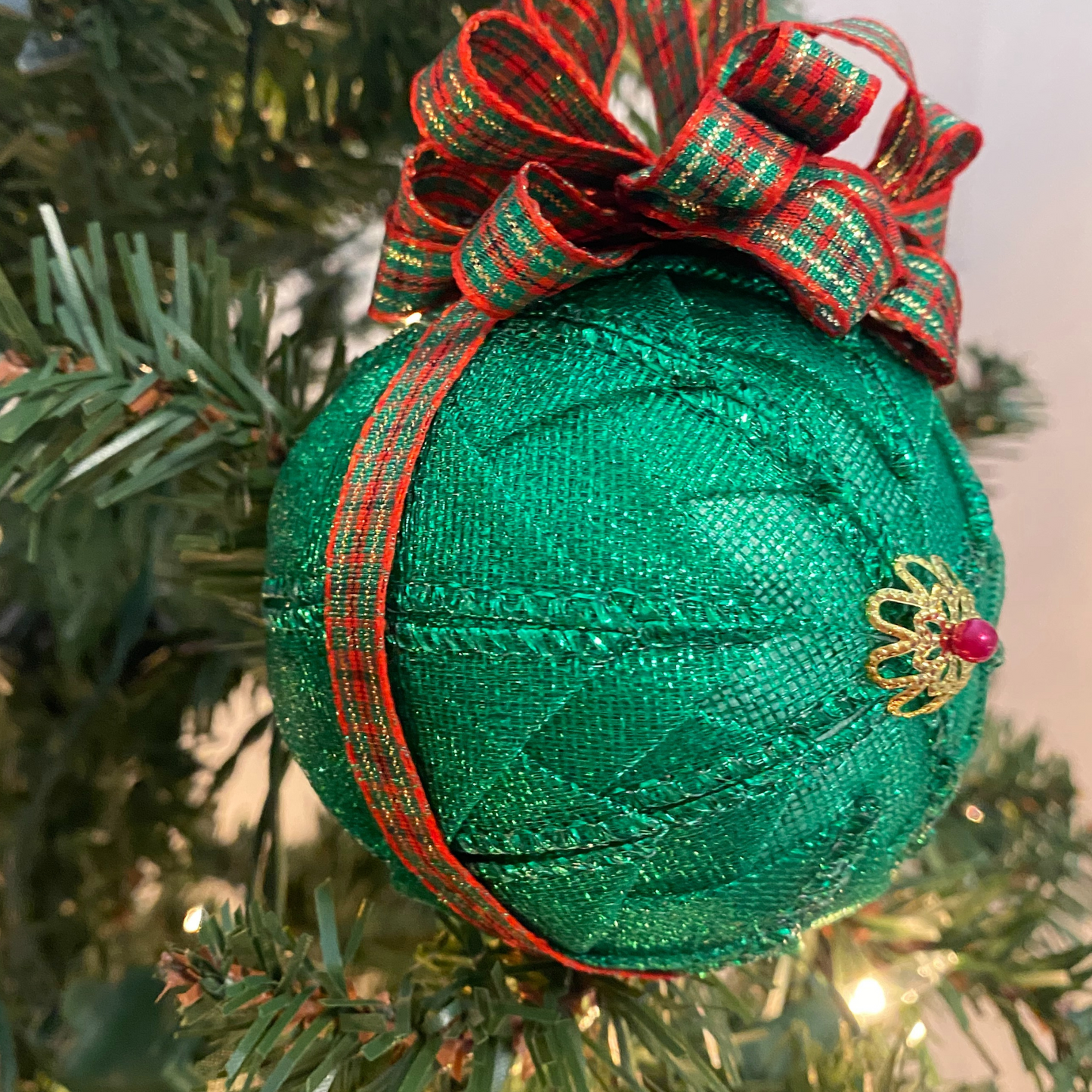 Green Ribbon Basic Star Ornament with Plaid Bow