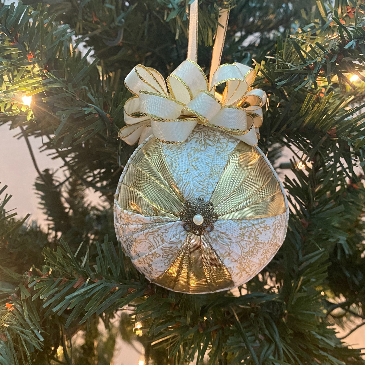 Gold and white Parasol Ornament