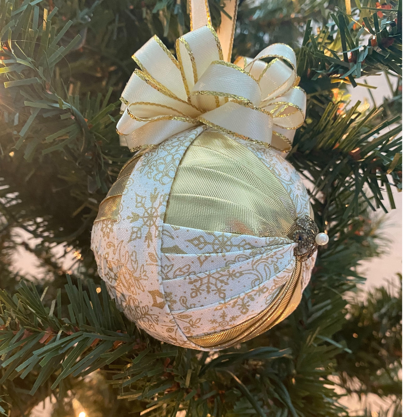 Gold and white Parasol Ornament